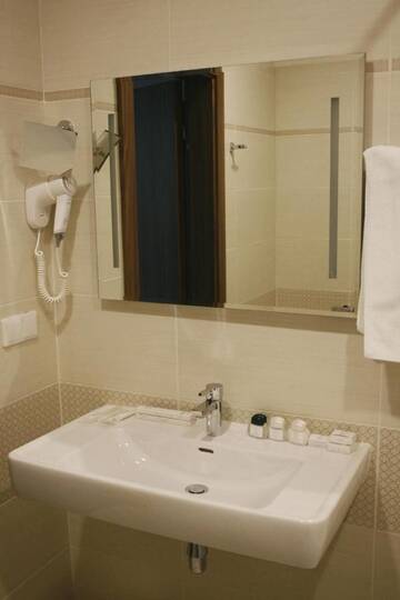 Фото номера Полулюкс Отель Green Park Hotel Airport Minsk г. Smolnitsa 5